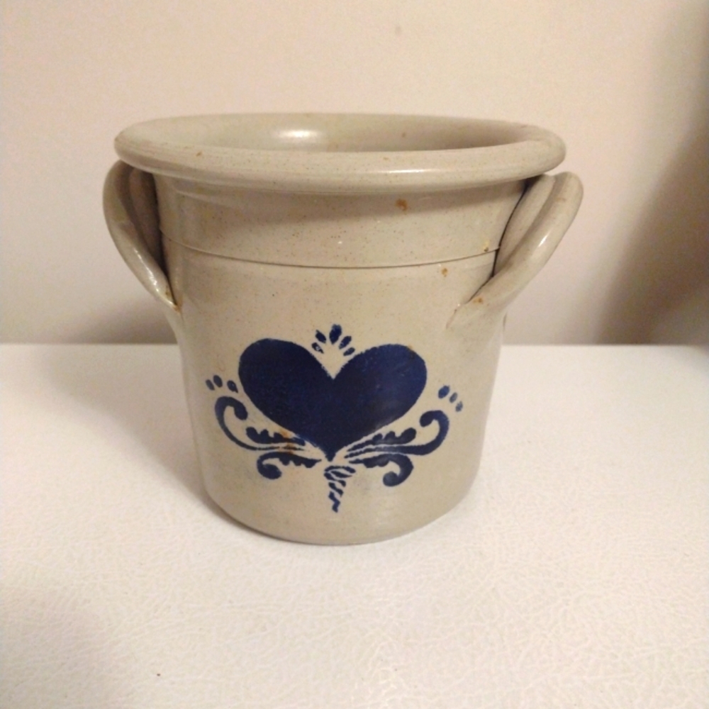 Vintage Williamsburg handmade crock pottery container